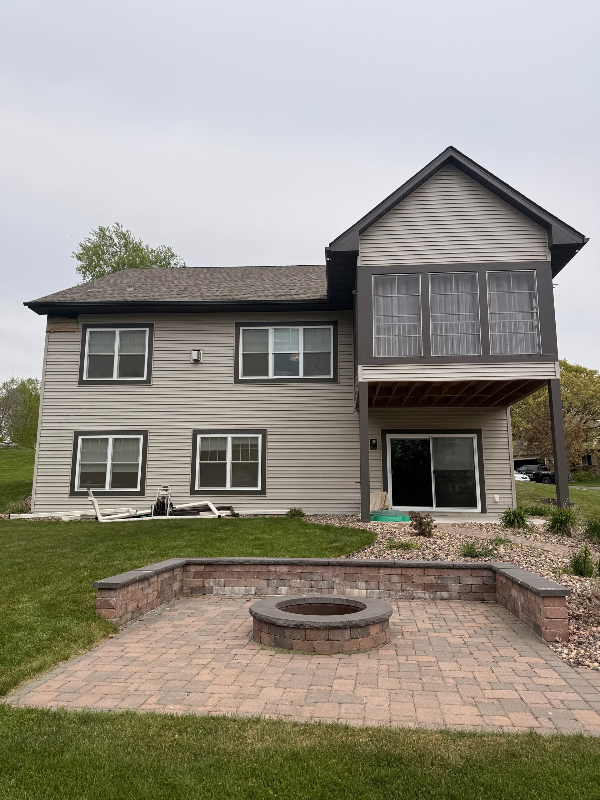 Gallery photos for Fresh Trim Paint Changes Everything on This Home Exterior: Image #4